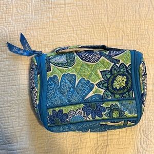 Vera Bradley Mini Hanging Organizer in Doodle Daisy